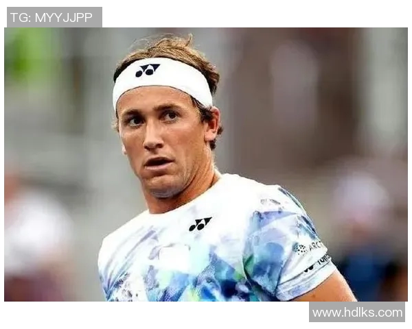 重庆网球队团队协作引发热议球员间配合与沟通的争议探讨